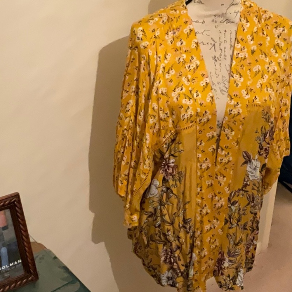 Yellow/Gold floral overlay,great to throw on over sleeveless or lg sleeve. Sz L